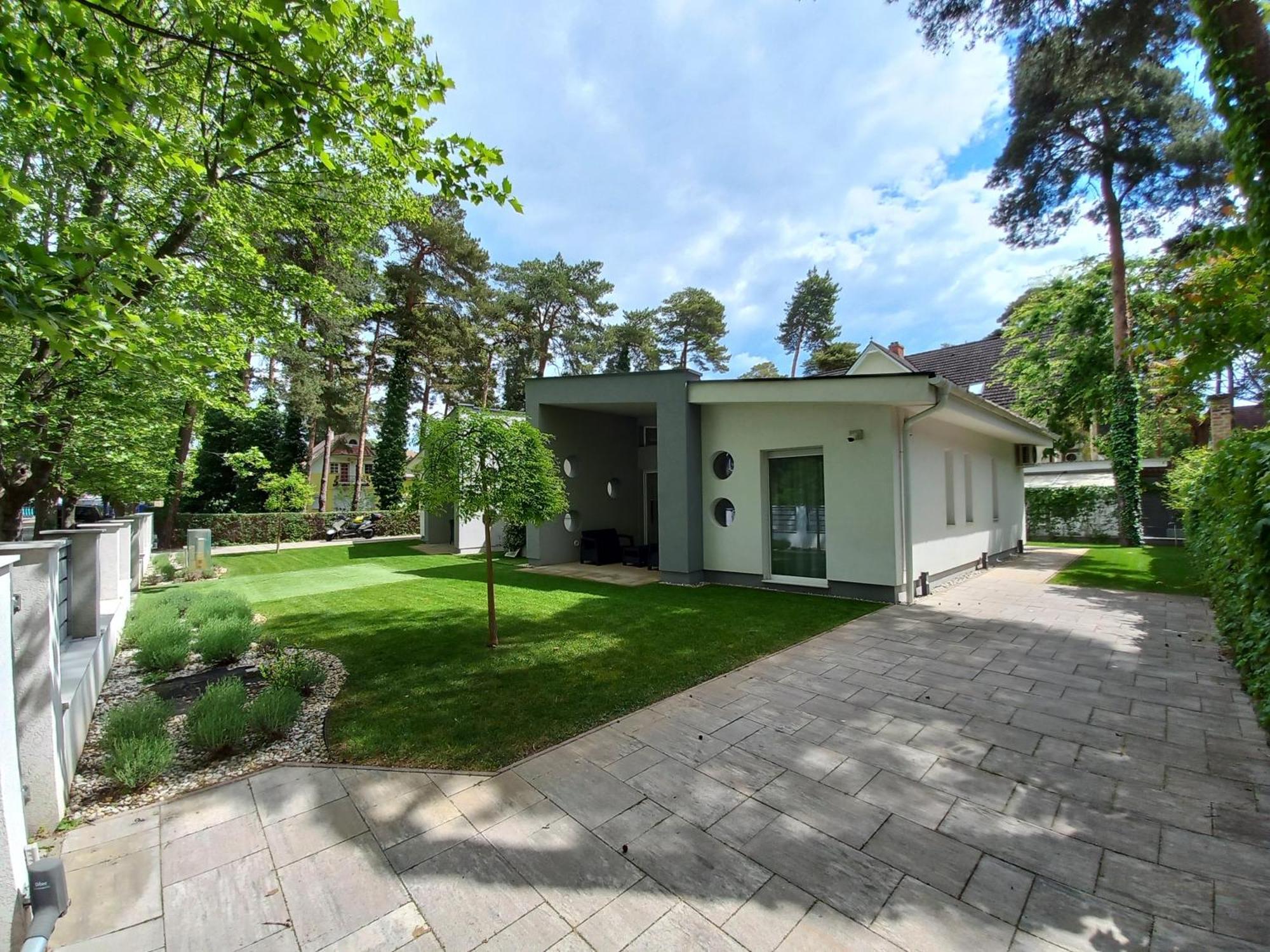 Villa Bori Сиофок Екстериор снимка