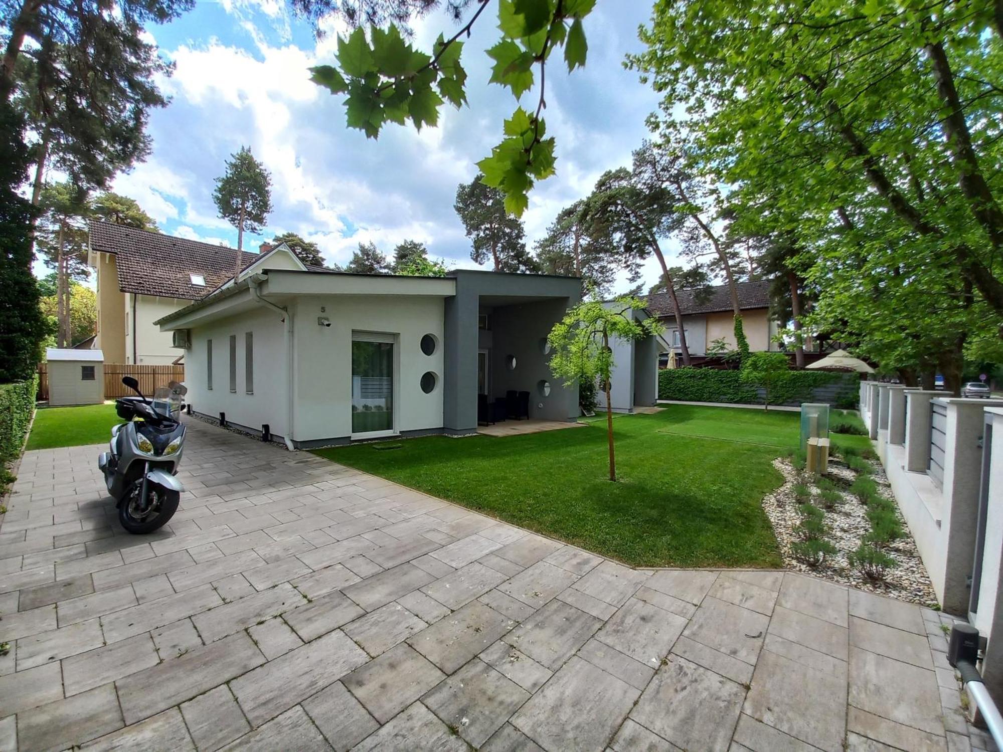 Villa Bori Сиофок Екстериор снимка